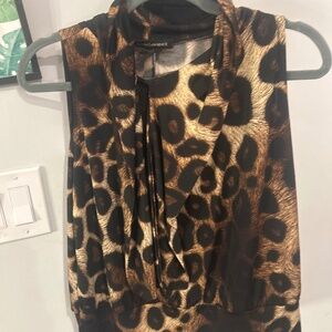 Sleeveless turtleneck